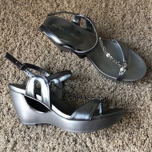 Unique Andrew Geller Silver Wedge Sandals | Size 8